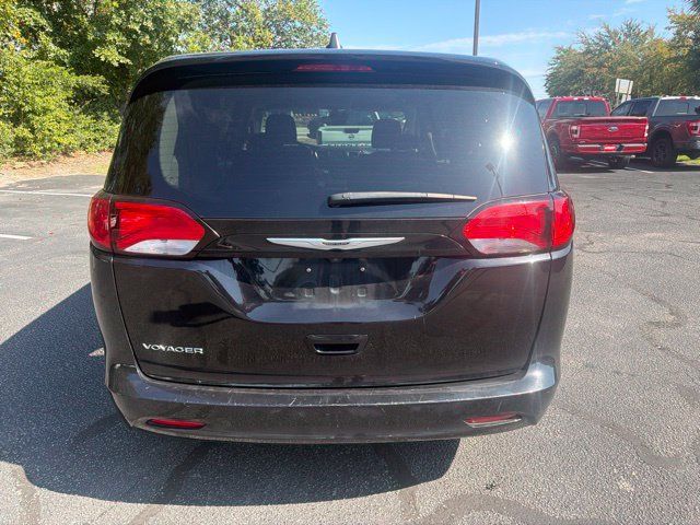 Used 2024 Chrysler Voyager LX FWD image 5