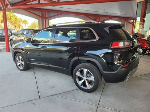 Used 2021 Jeep Cherokee Limited w/ Elite Package image 11