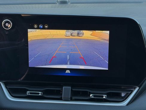 Used 2025 Chevrolet Equinox LT FWD image 23