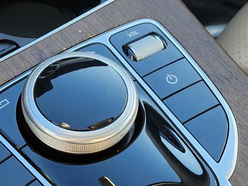 Used 2019 Mercedes-Benz C 300 4MATIC Sedan image 32