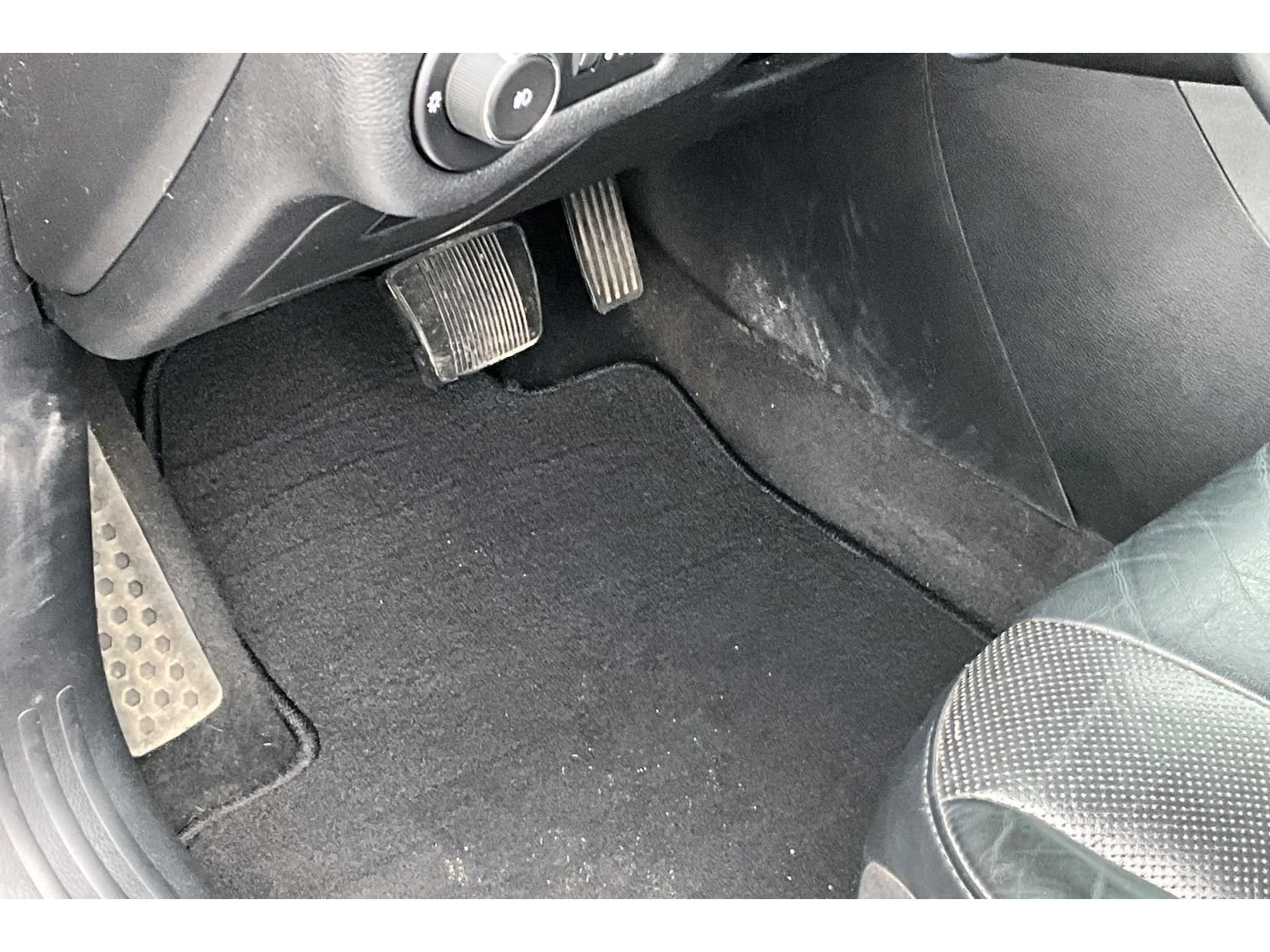 Used 2019 Jeep Cherokee Limited AWD/4WD image 29