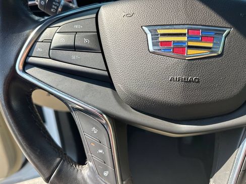 Used 2018 Cadillac XT5 Premium Luxury FWD image 25