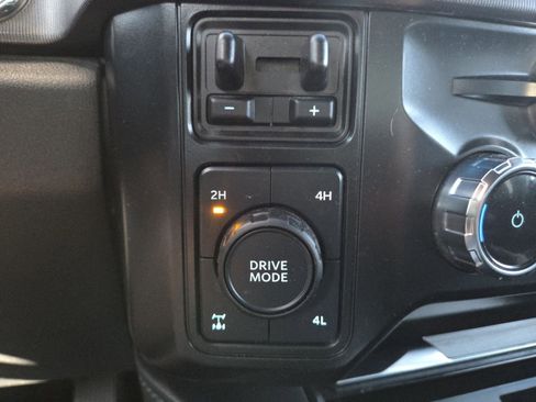 Used 2025 Ford F350 Platinum image 5