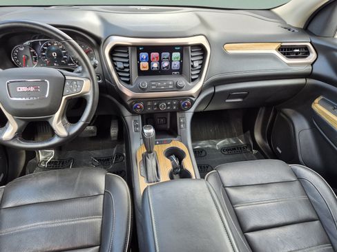 Used 2017 GMC Acadia Denali w/ Technology Package FWD image 13