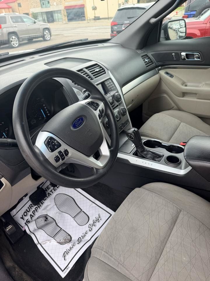 Used 2015 Ford Explorer FWD image 10