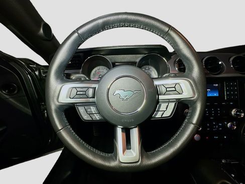 Used 2016 Ford Mustang Coupe RWD image 11