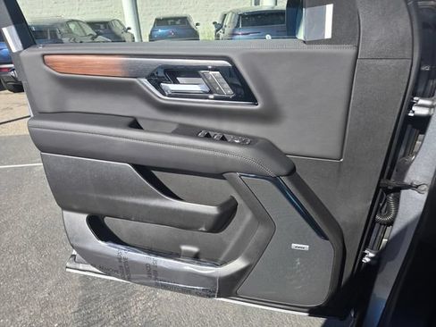 New 2026 GMC Yukon XL Denali w/ Sun & Power Step Package AWD/4WD image 20
