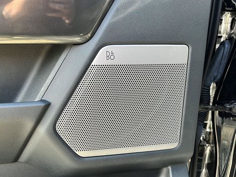 Used 2023 Ford F150 Lariat w/ Equipment Group 502A High image 11