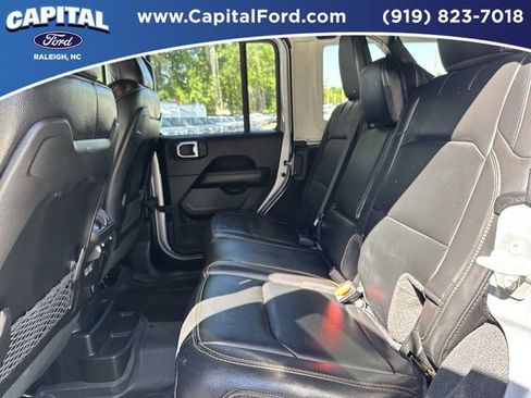 Used 2024 Jeep Wrangler Unlimited Sahara w/ Technology Group AWD/4WD image 18