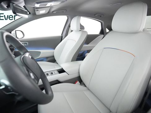 Used 2025 Hyundai Ioniq 6 SEL RWD image 4