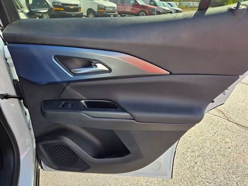 New 2026 Chevrolet Equinox EV LT image 8