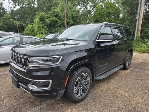 Used 2024 Jeep Wagoneer Series II w/ Flexible Seating Group AWD/4WD image 5