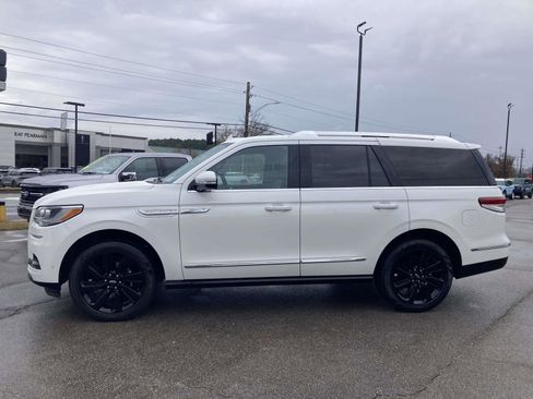 Certified 2022 Lincoln Navigator Reserve image 8