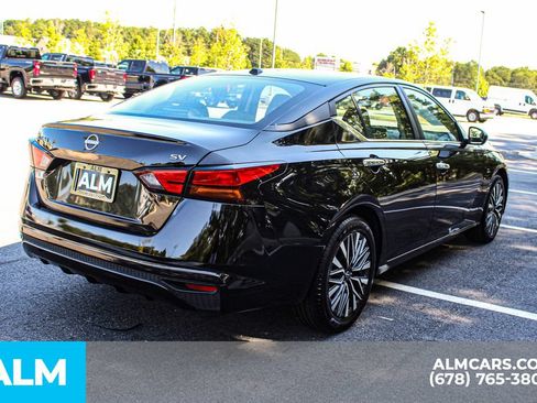 Used 2024 Nissan Altima 2.5 SV FWD image 5