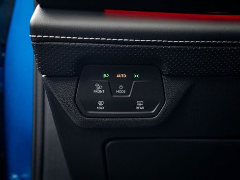 Used 2024 Volkswagen Atlas Cross Sport SEL Premium R-Line image 44