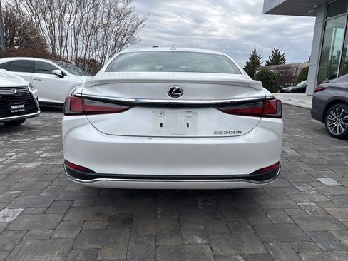 Certified 2024 Lexus ES 300h w/ Luxury Package image 4
