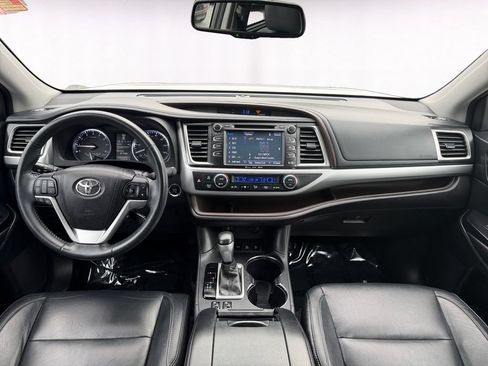 Used 2016 Toyota Highlander XLE AWD/4WD image 10