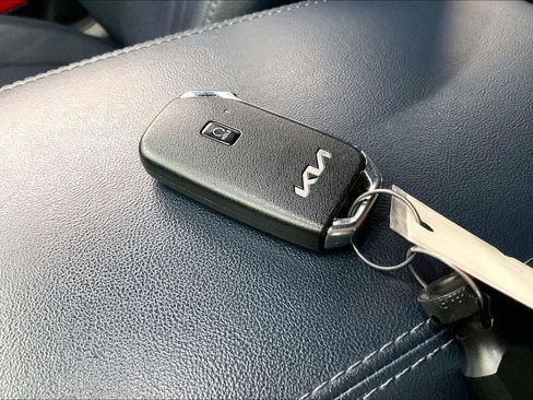 Used 2023 Kia Sorento SX Prestige image 13