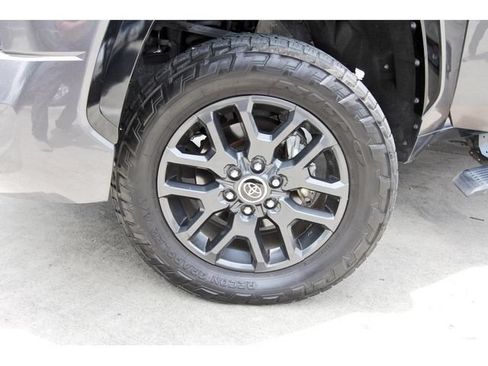 Used 2023 Toyota Tundra Platinum AWD/4WD image 30