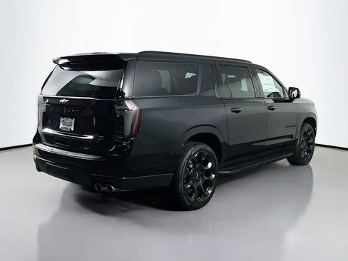 New 2026 Chevrolet Suburban RST image 5