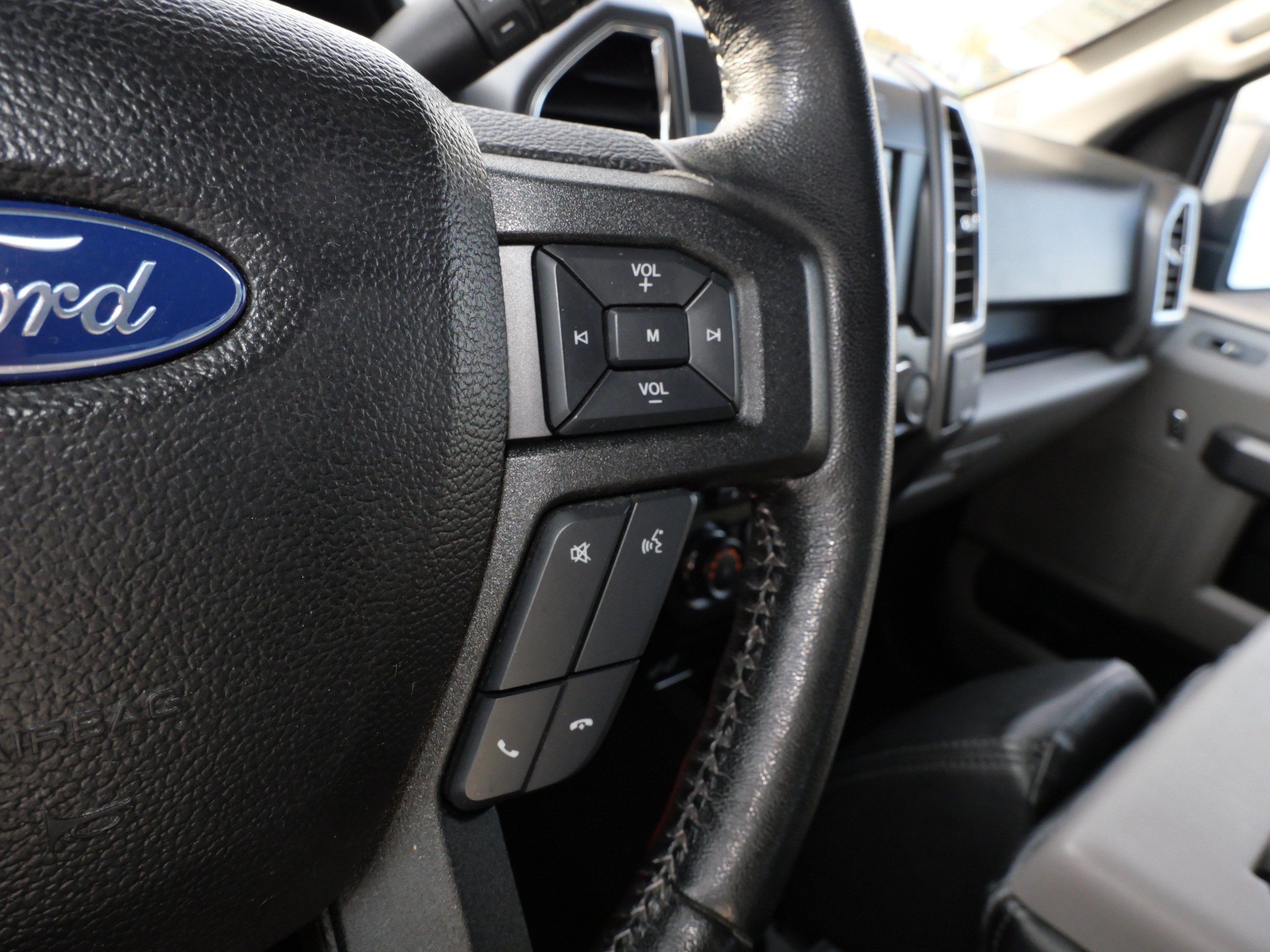 Used 2017 Ford F150 XLT w/ Equipment Group 302A Luxury AWD/4WD image 26