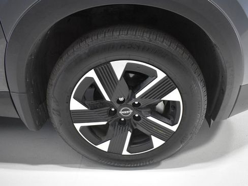 Used 2025 Nissan Kicks SV w/ SV Premium Package AWD/4WD image 11