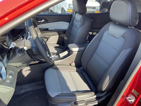 New 2026 Chevrolet Trax LT w/ Driver Confidence Package image 11