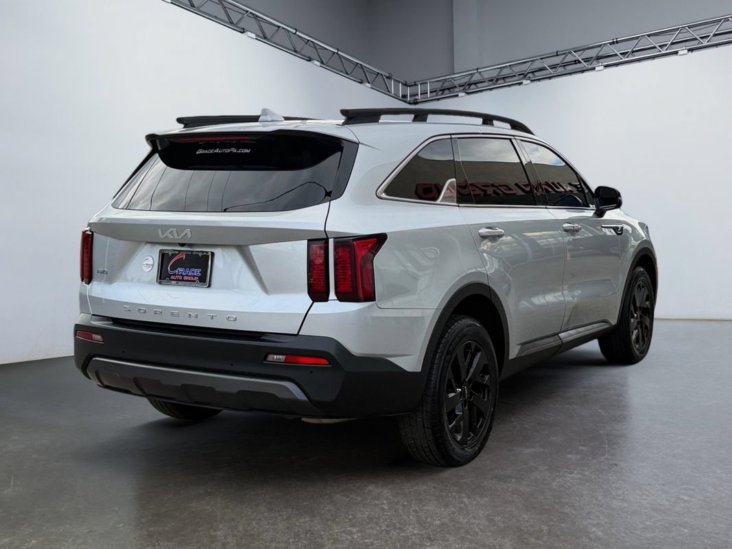 Used 2022 Kia Sorento S w/ Panoramic Sunroof Package AWD/4WD image 5