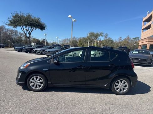 Used 2017 Toyota Prius C Two image 2