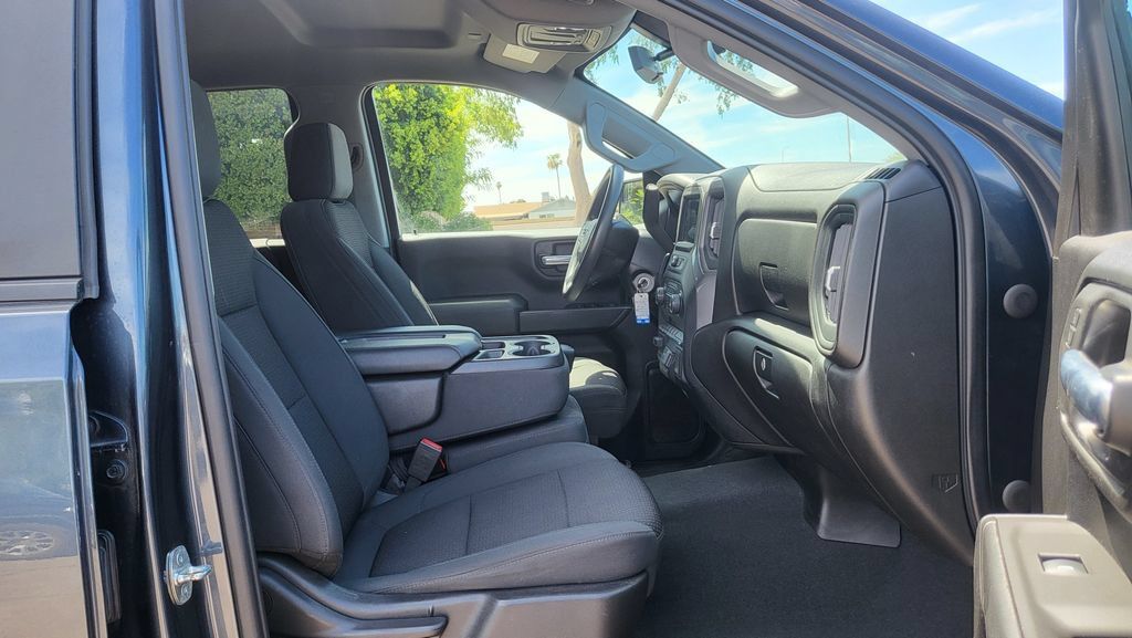 Used 2021 Chevrolet Silverado 1500 Custom Trail Boss w/ LPO, Dark Essentials Package AWD/4WD image 19