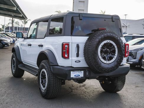 New 2026 Ford Bronco Outer Banks w/ Sasquatch Package image 4