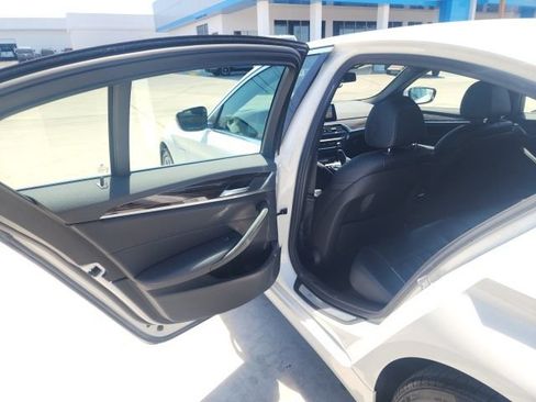 Used 2019 BMW 530e RWD image 20