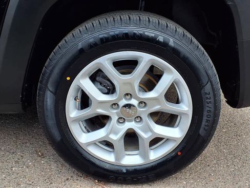 Used 2018 Jeep Renegade Latitude image 8