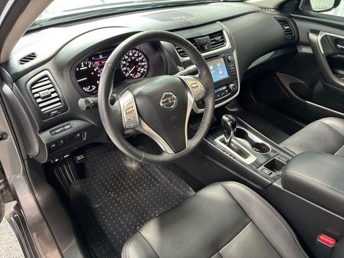 Used 2017 Nissan Altima 2.5 SL w/ 2.5 Technology Package FWD image 9