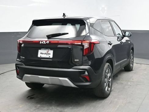 Used 2024 Kia Seltos LX AWD/4WD image 6