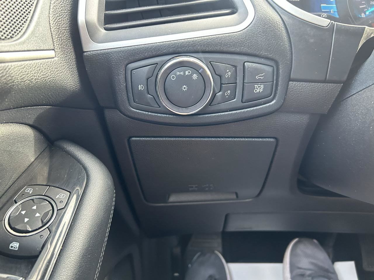 Used 2019 Ford Edge SEL w/ Equipment Group 201A AWD/4WD image 27