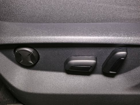 Certified 2025 Volkswagen Atlas Peak Edition SE AWD/4WD image 43