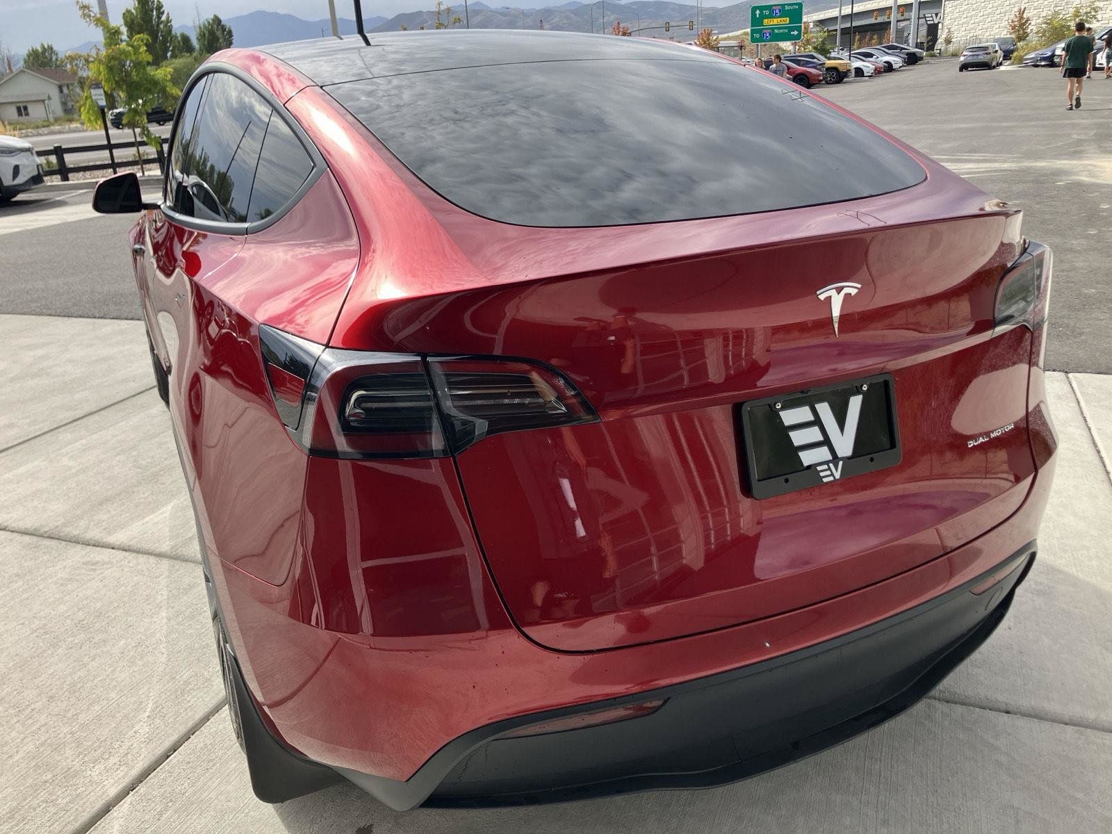 Used 2024 Tesla Model Y Long Range AWD/4WD image 6