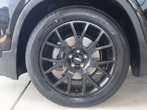 Used 2021 Chevrolet Trax LT w/ Midnight Edition FWD image 5