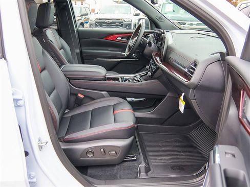 New 2026 Chevrolet Traverse RS w/ LPO, Floor Liner Package image 15