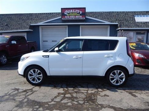 Used 2014 Kia Soul + image 1