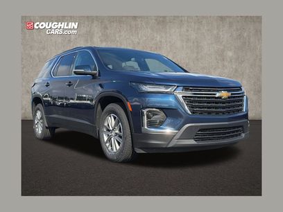 Used 2023 Chevrolet Traverse LT