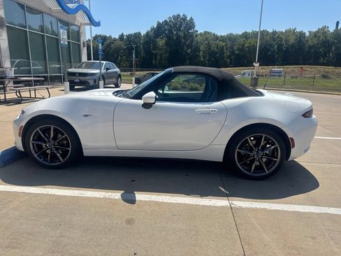 Used 2017 MAZDA MX-5 Miata Grand Touring RWD image 6