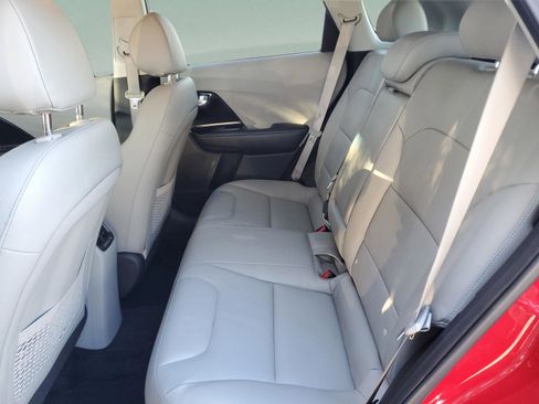 Certified 2017 Kia Niro Touring image 11