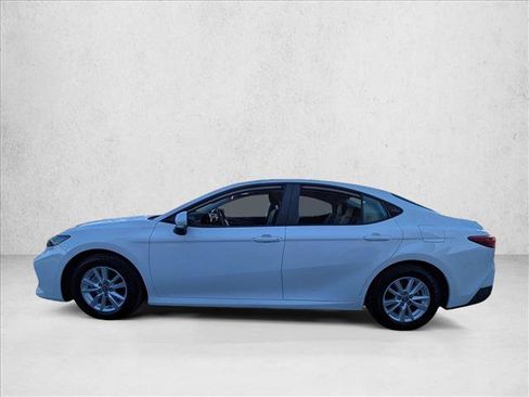 Used 2025 Toyota Camry LE image 9