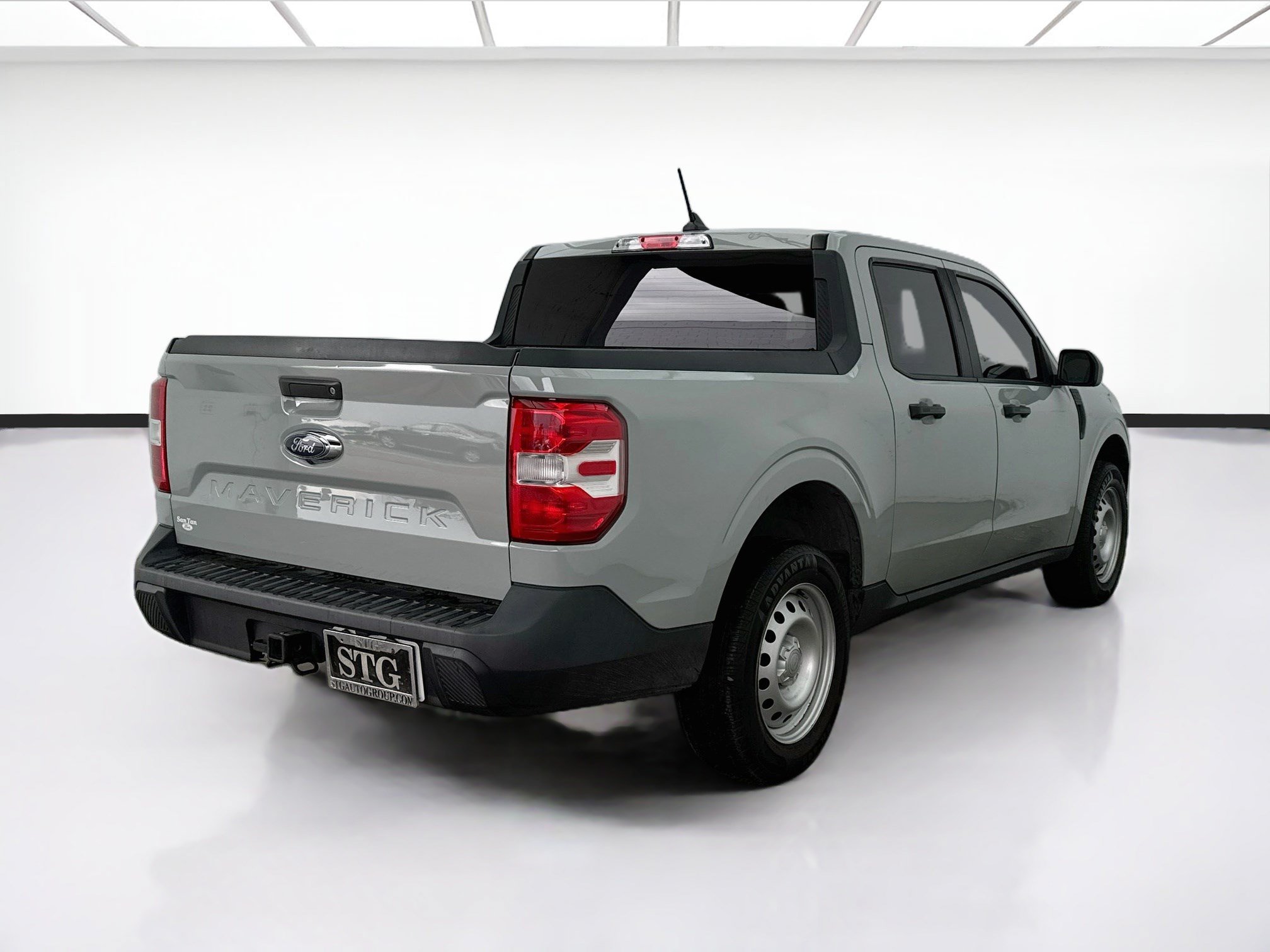 Used 2023 Ford Maverick XL FWD image 4
