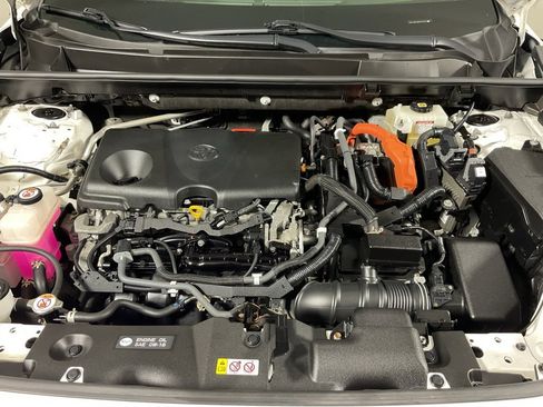 Used 2021 Toyota RAV4 LE image 6