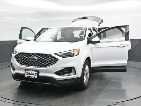 Used 2024 Ford Edge SEL AWD/4WD image 46