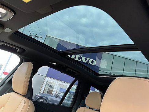 Used 2024 Volvo XC90 T8 Ultimate w/ Protection Package Premier image 17