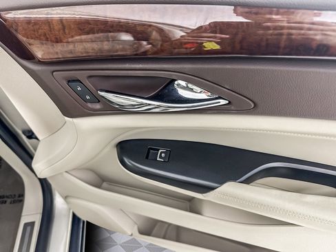Used 2016 Cadillac SRX Luxury image 31